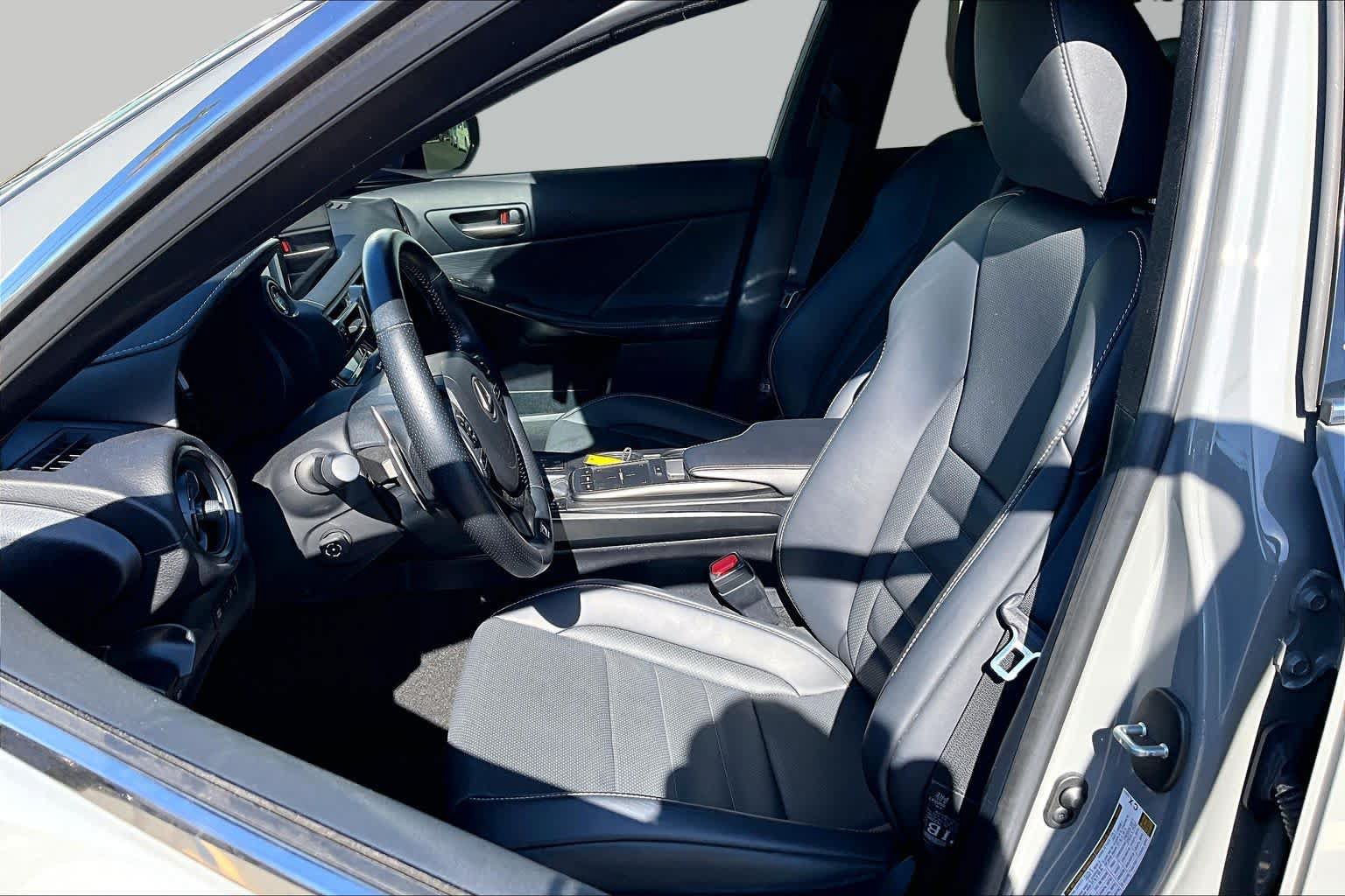 Used 2024 Lexus IS 350 F Sport w/ Navigation Package RWD image 7