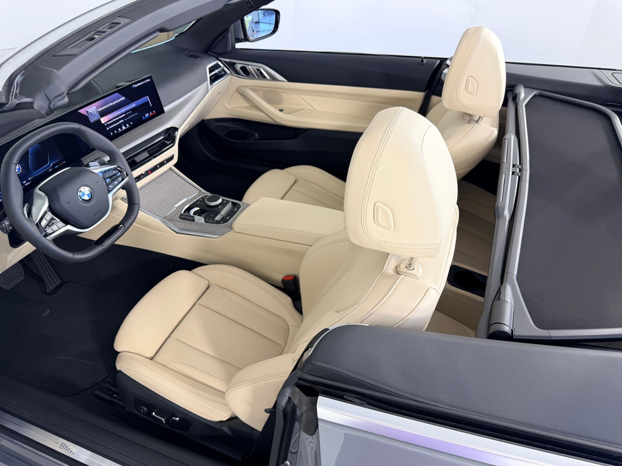 Certified 2025 BMW 430i Convertible RWD image 11