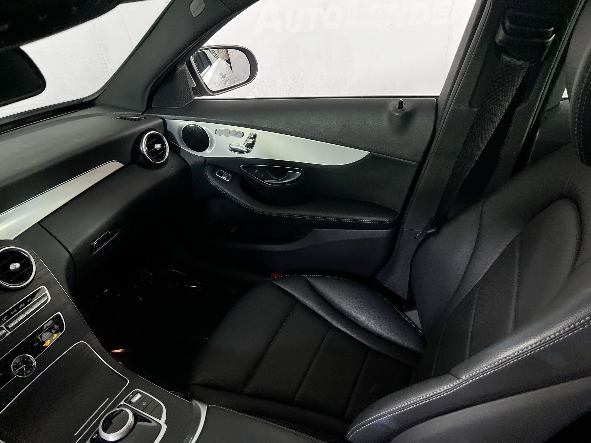 Used 2018 Mercedes-Benz C 300 4MATIC Sedan image 23