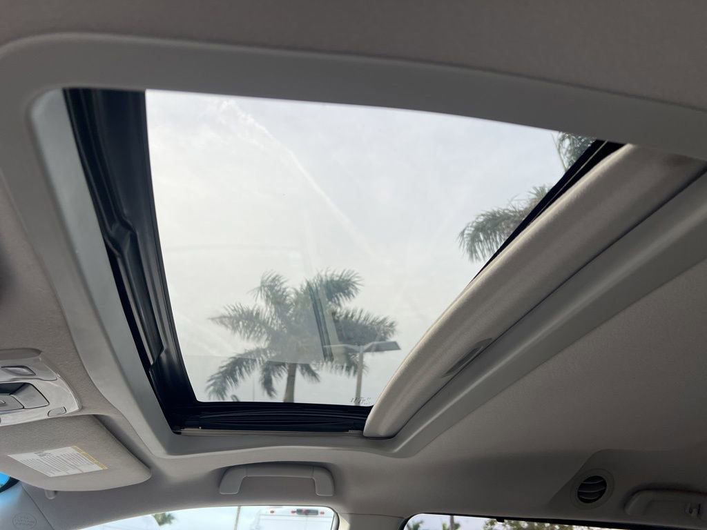 Used 2014 Toyota Sienna XLE image 56