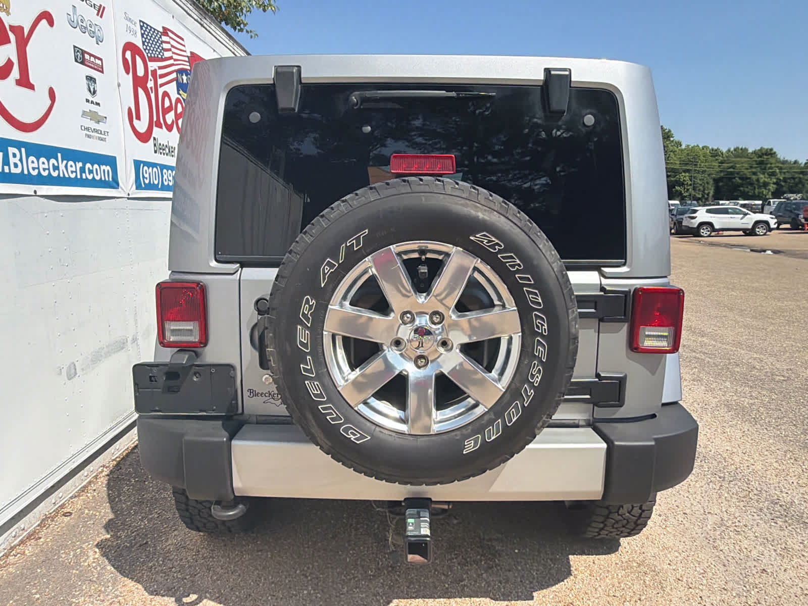 Used 2013 Jeep Wrangler Unlimited Sahara AWD/4WD image 4