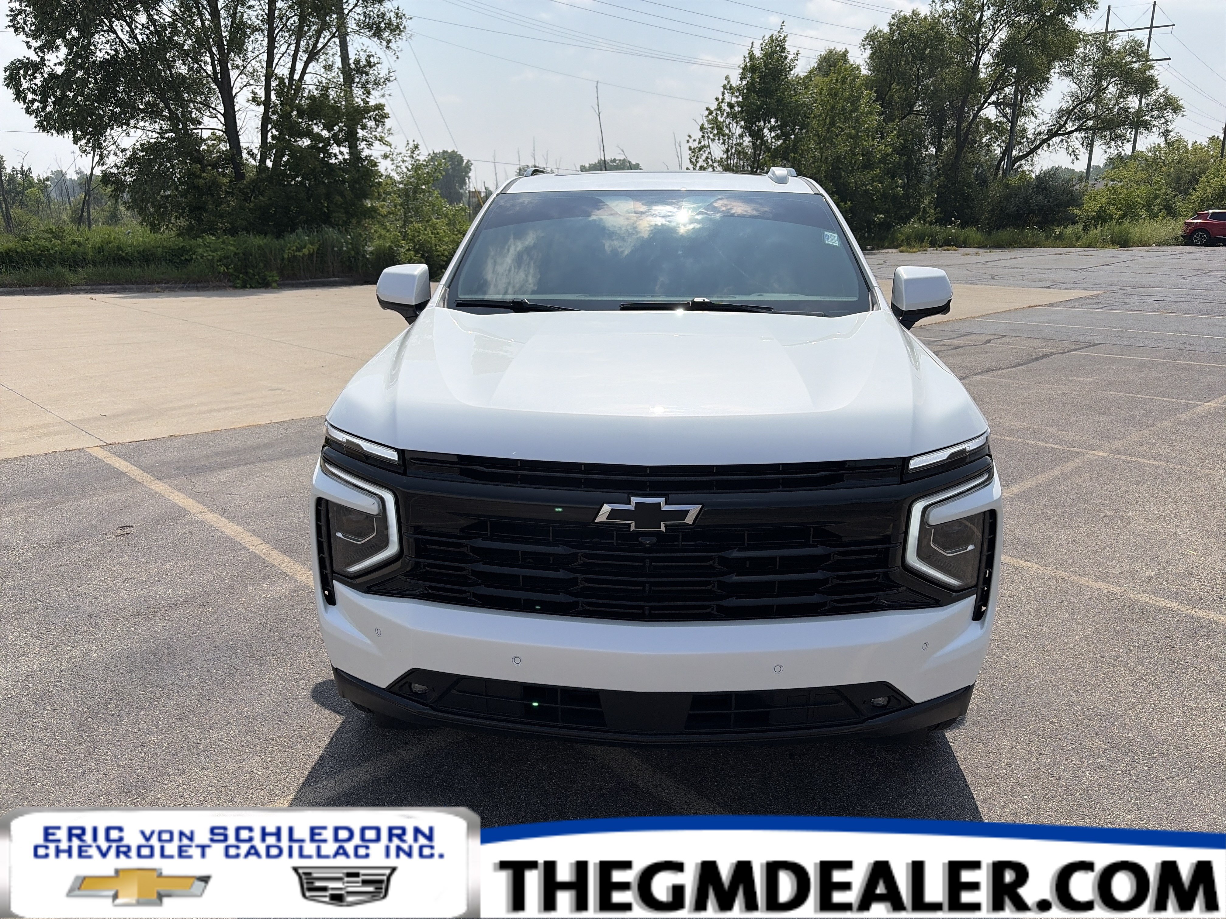 Used 2025 Chevrolet Suburban RST w/ Comfort Package AWD/4WD image 1