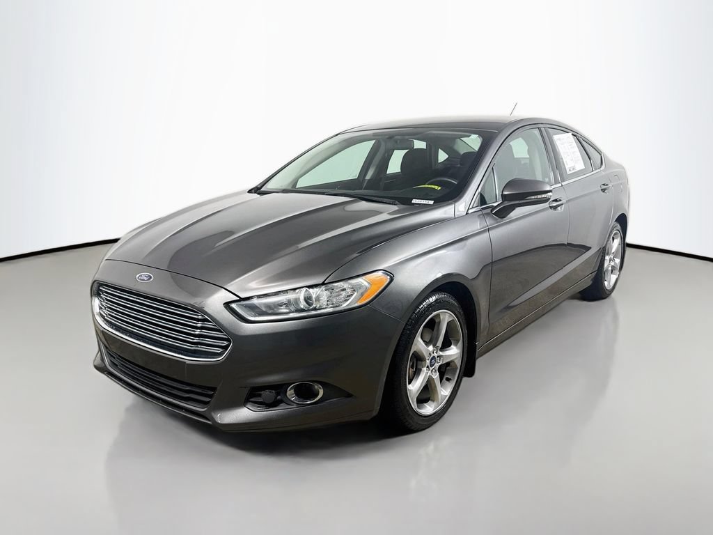 Used 2016 Ford Fusion SE w/ Equipment Group 201A FWD image 3