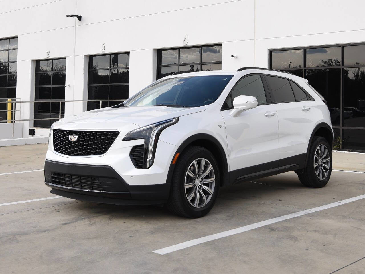 Used 2022 Cadillac XT4 Sport w/ Enhanced Visibility Package FWD image 5