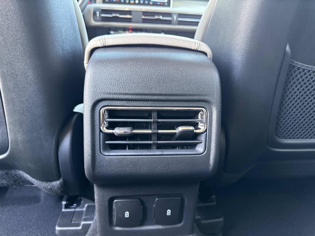 New 2026 Lincoln Corsair Premiere image 16