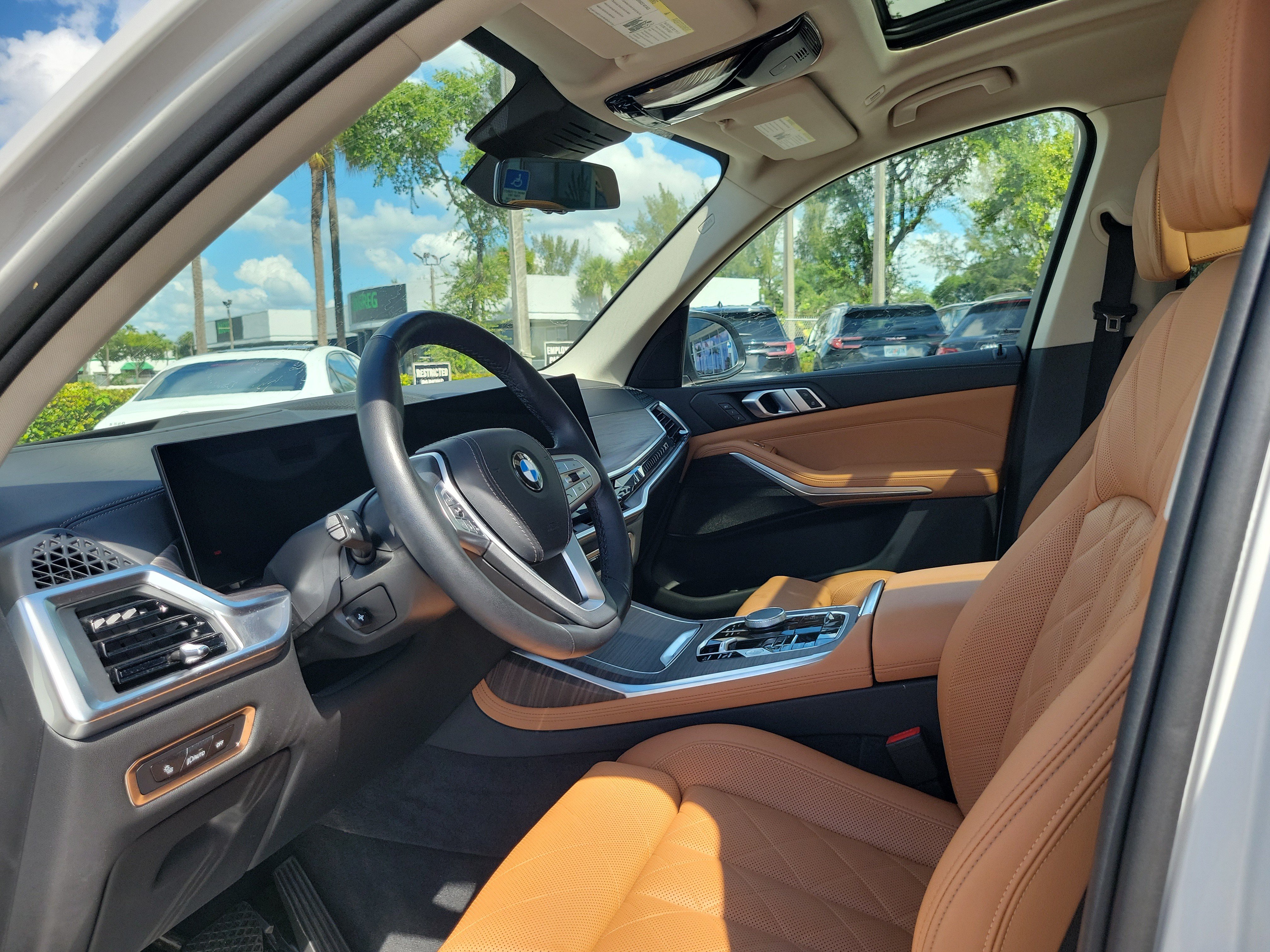 Used 2024 BMW X7 xDrive40i AWD/4WD image 13