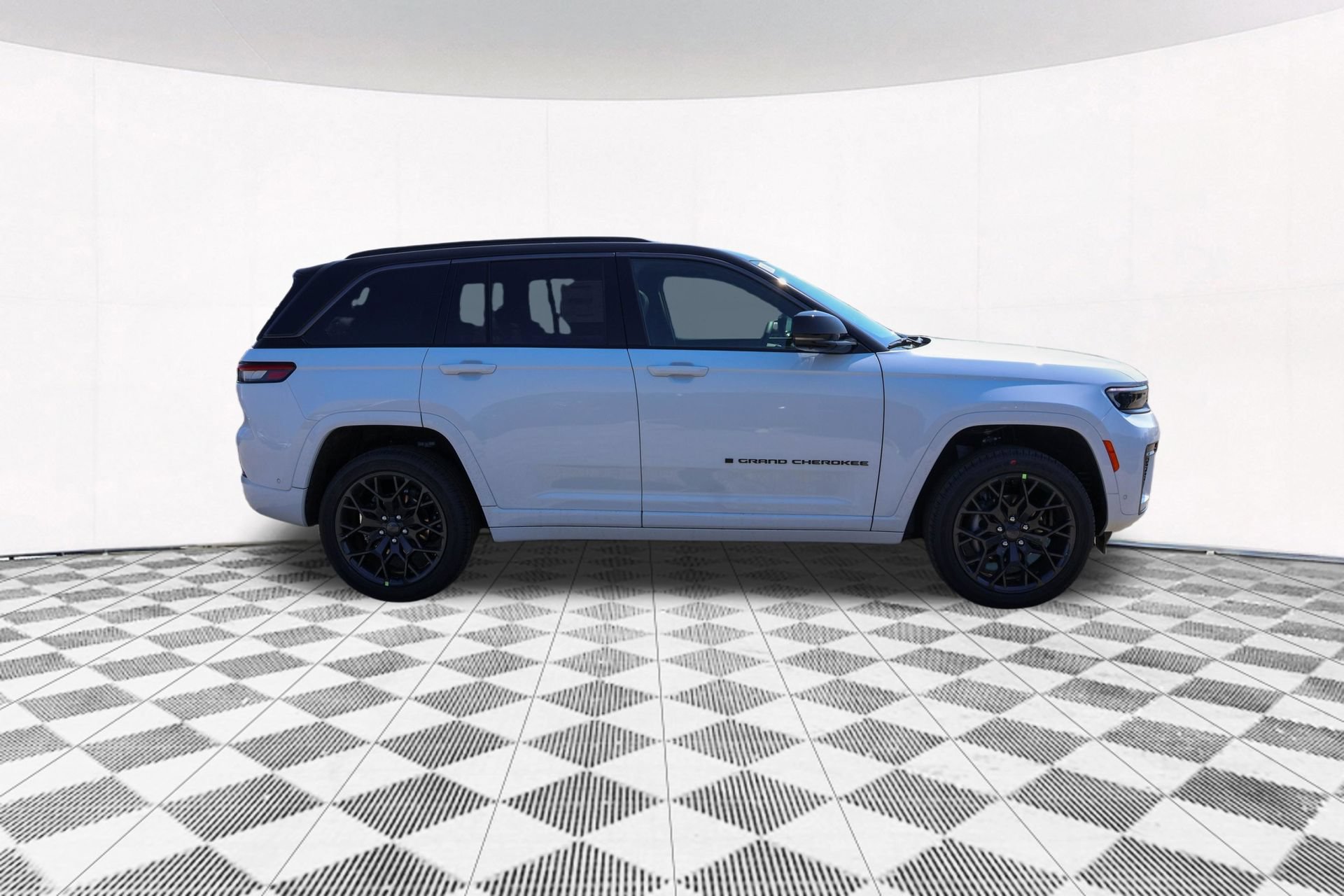 New 2026 Jeep Grand Cherokee Summit w/ Obsidian Package AWD/4WD image 12
