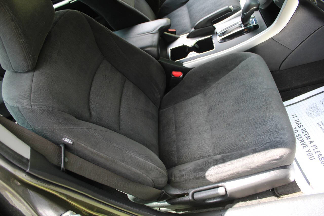 Used 2013 Honda Accord EX image 39