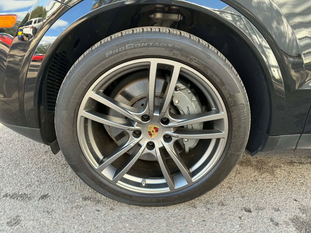 Used 2023 Porsche Cayenne S image 9