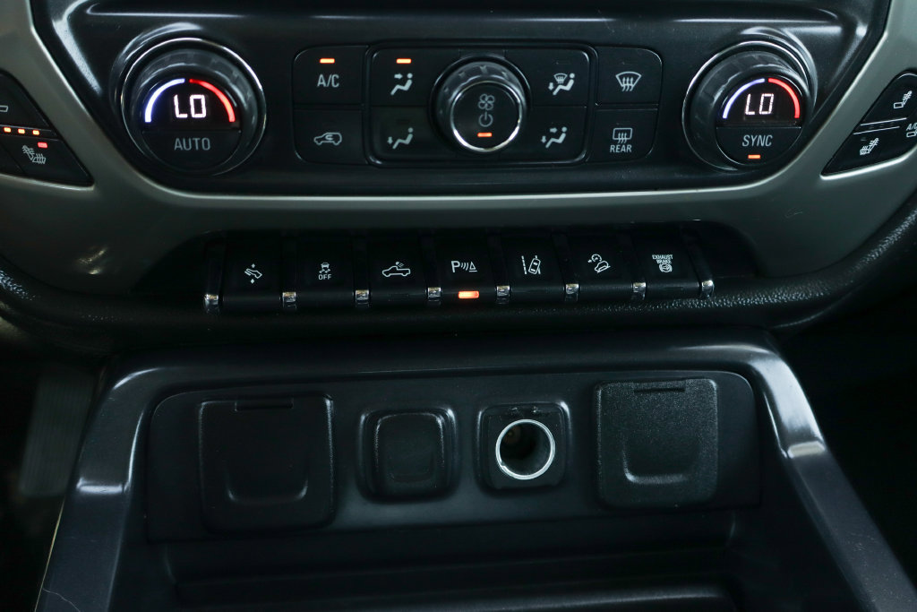 Used 2015 GMC Sierra 2500 Denali w/ Duramax Plus Package AWD/4WD image 37