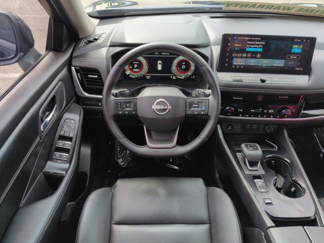 Used 2025 Nissan Rogue SL FWD image 17