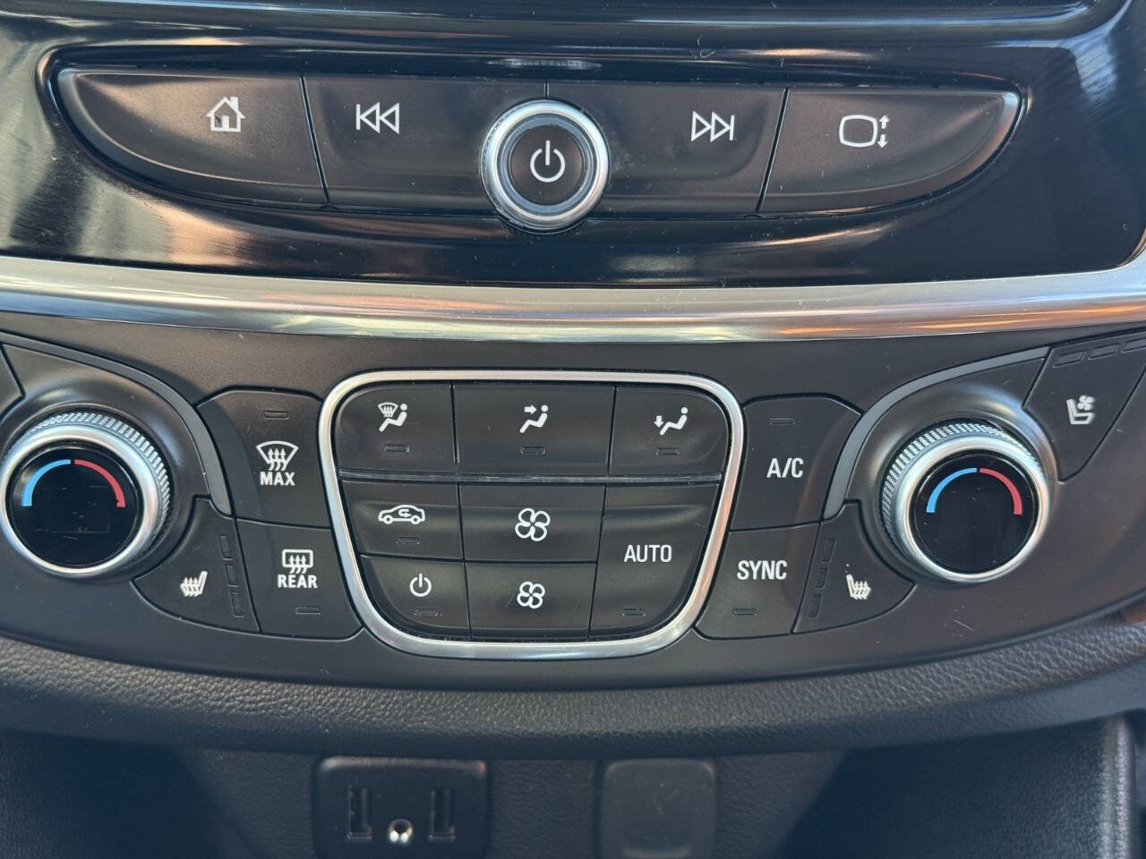 Used 2018 Chevrolet Traverse High Country image 28