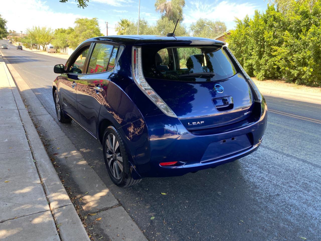 Used 2016 Nissan Leaf SV FWD image 15