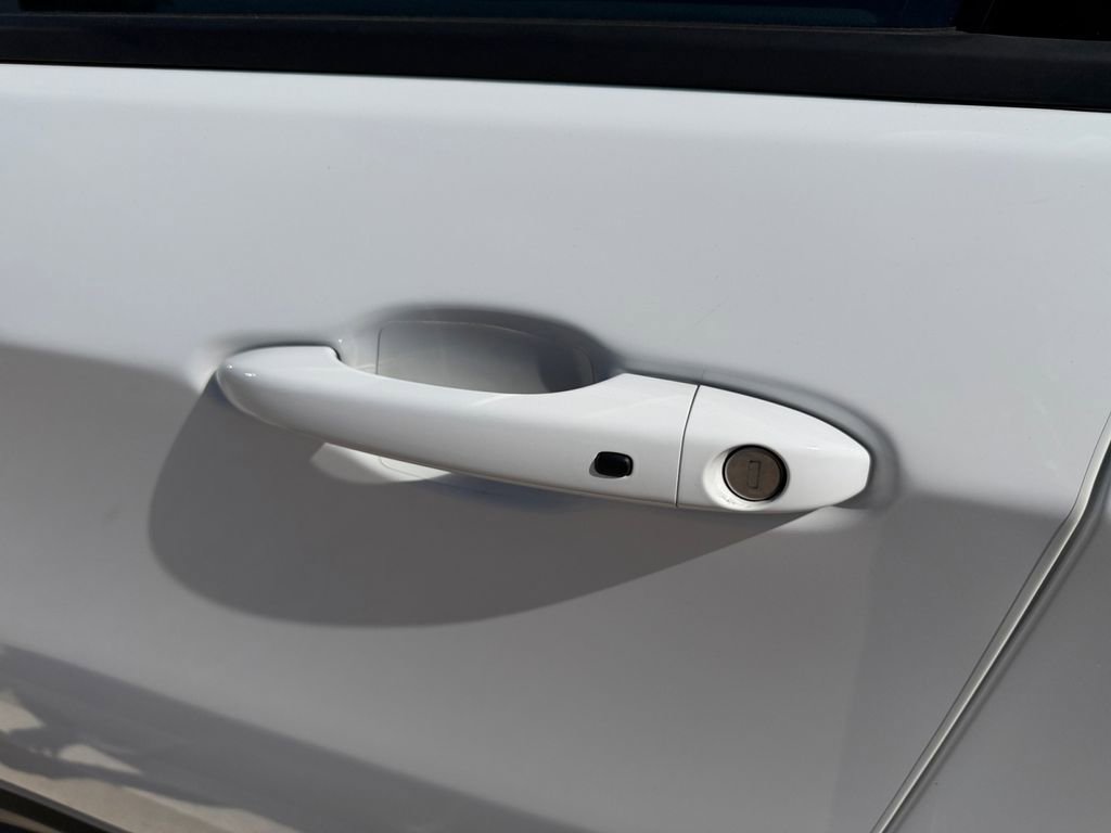 Used 2025 Jeep Compass Latitude image 16