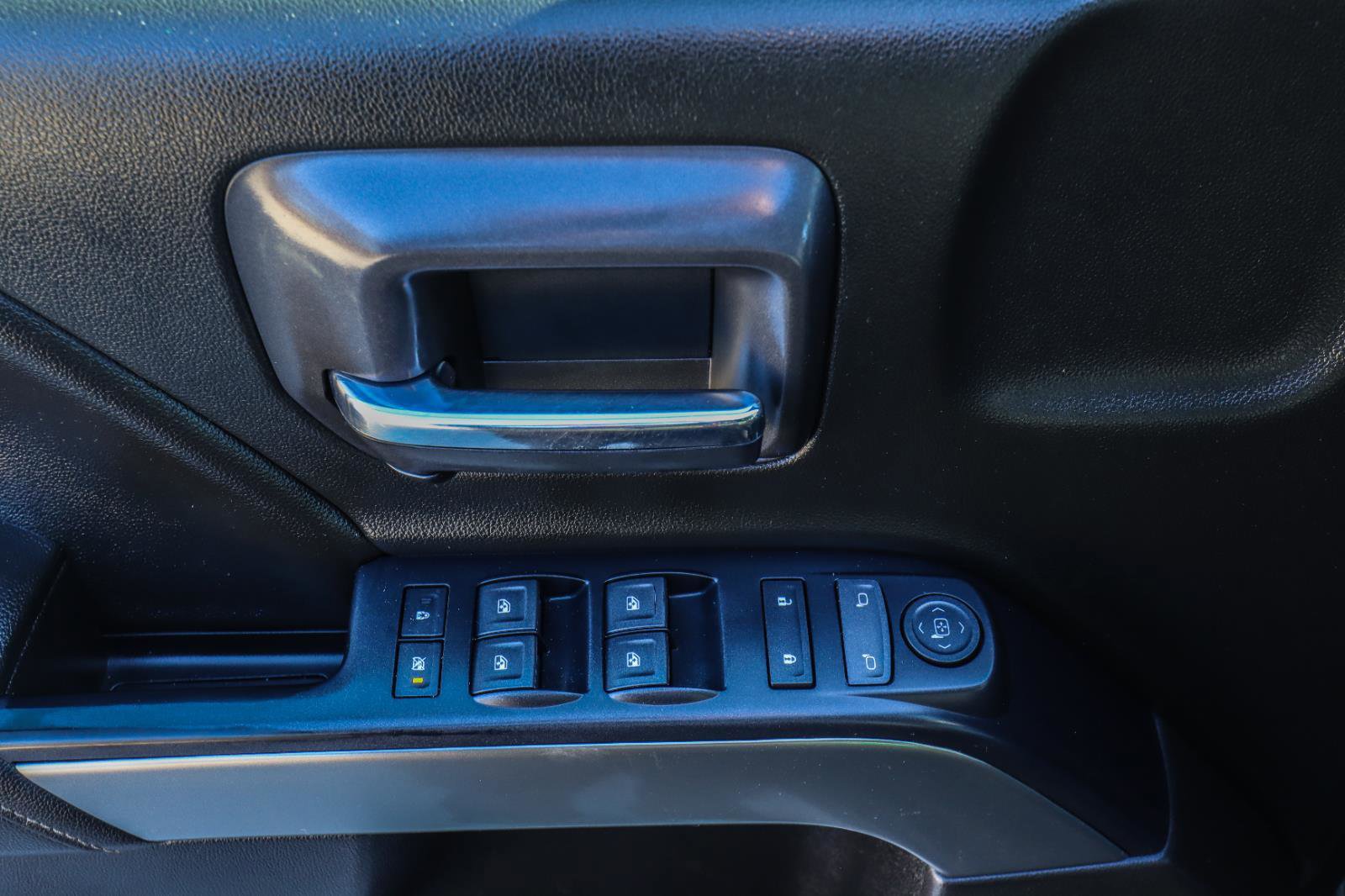 Used 2019 Chevrolet Silverado 1500 LT w/ All Star Edition AWD/4WD image 27