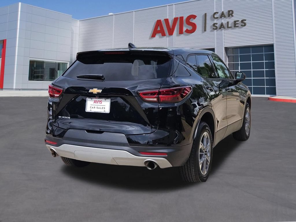 Used 2025 Chevrolet Blazer LT FWD image 6