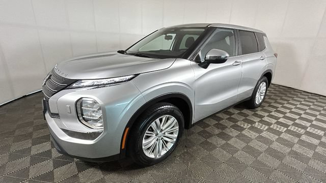 Used 2022 Mitsubishi Outlander ES AWD/4WD image 6