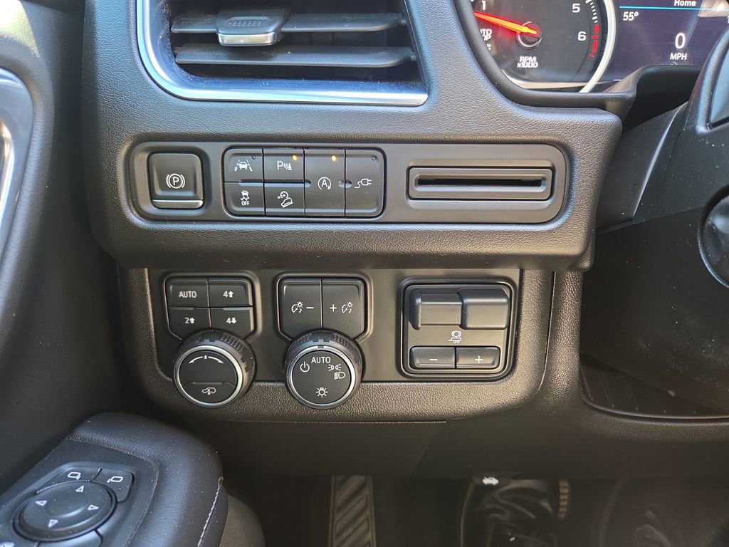 Certified 2021 Chevrolet Suburban Z71 w/ Z71 Signature Package AWD/4WD image 22