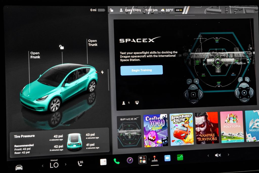 Used 2023 Tesla Model Y Long Range AWD/4WD image 27