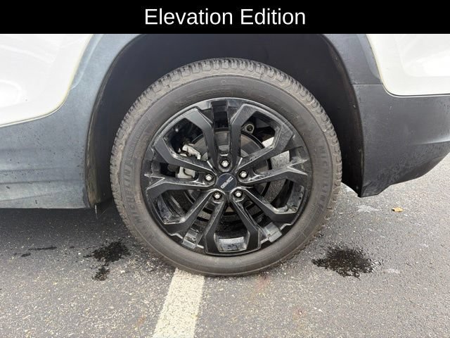 Used 2020 GMC Terrain SLE w/ Driver Convenience Package FWD image 13