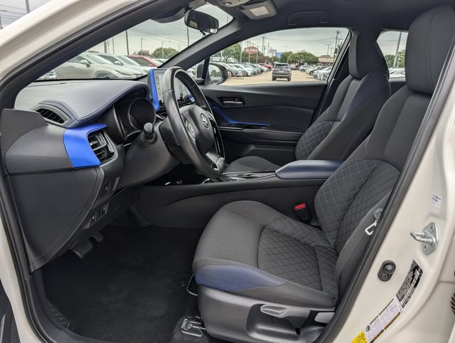 Used 2021 Toyota C-HR XLE FWD image 25