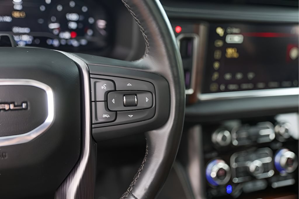 Used 2023 GMC Yukon Denali Ultimate AWD/4WD image 15
