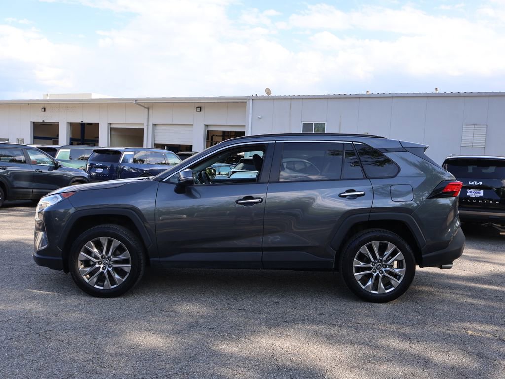 Used 2020 Toyota RAV4 Limited w/ Limited Grade Weather Package AWD/4WD image 5