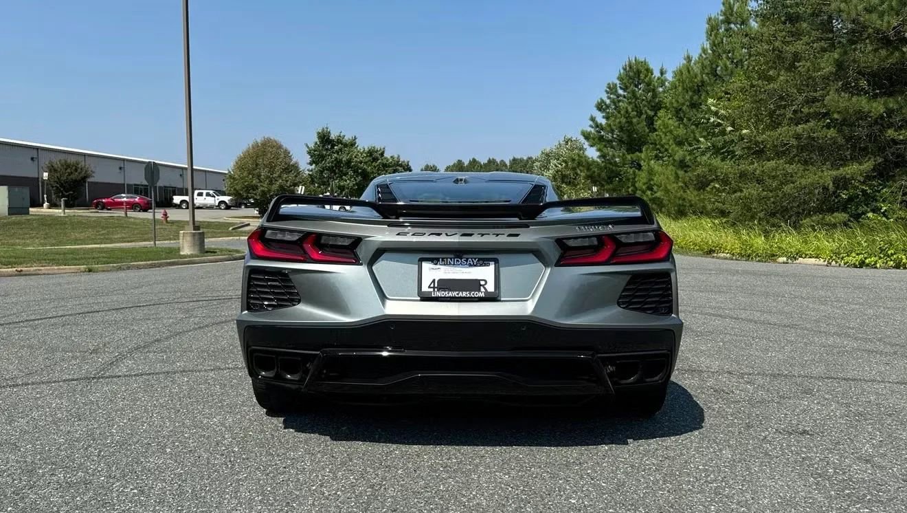 Used 2024 Chevrolet Corvette Stingray Preferred Cpe w/ Z51 Performance Package image 3