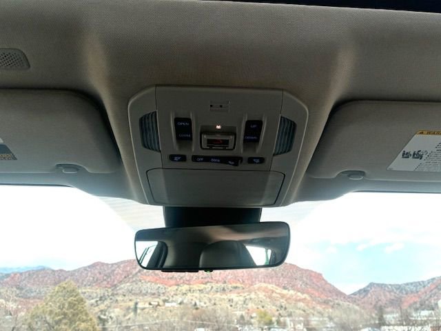 Used 2021 Toyota Highlander Limited image 17