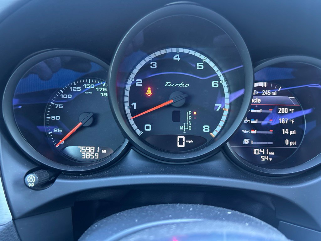 Used 2020 Porsche Macan Turbo AWD/4WD image 19