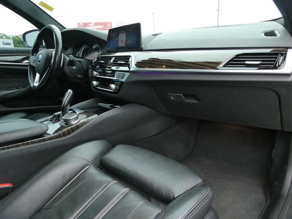 Used 2019 BMW 530i xDrive w/ Convenience Package AWD/4WD image 15