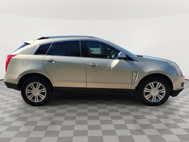 Used 2016 Cadillac SRX Luxury w/ Driver Awareness Package FWD image 3