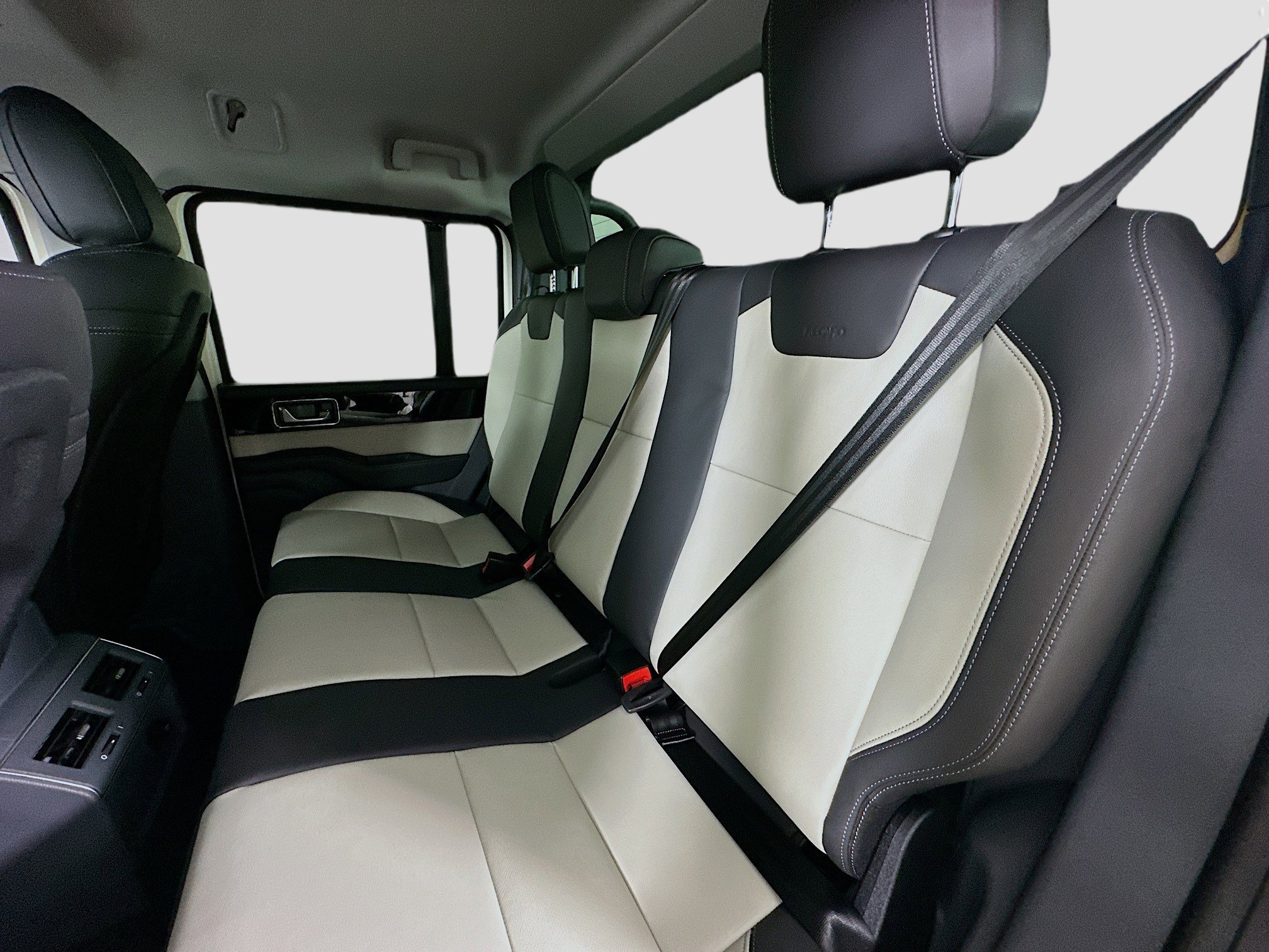 New 2025 INEOS Grenadier Quartermaster AWD/4WD image 37