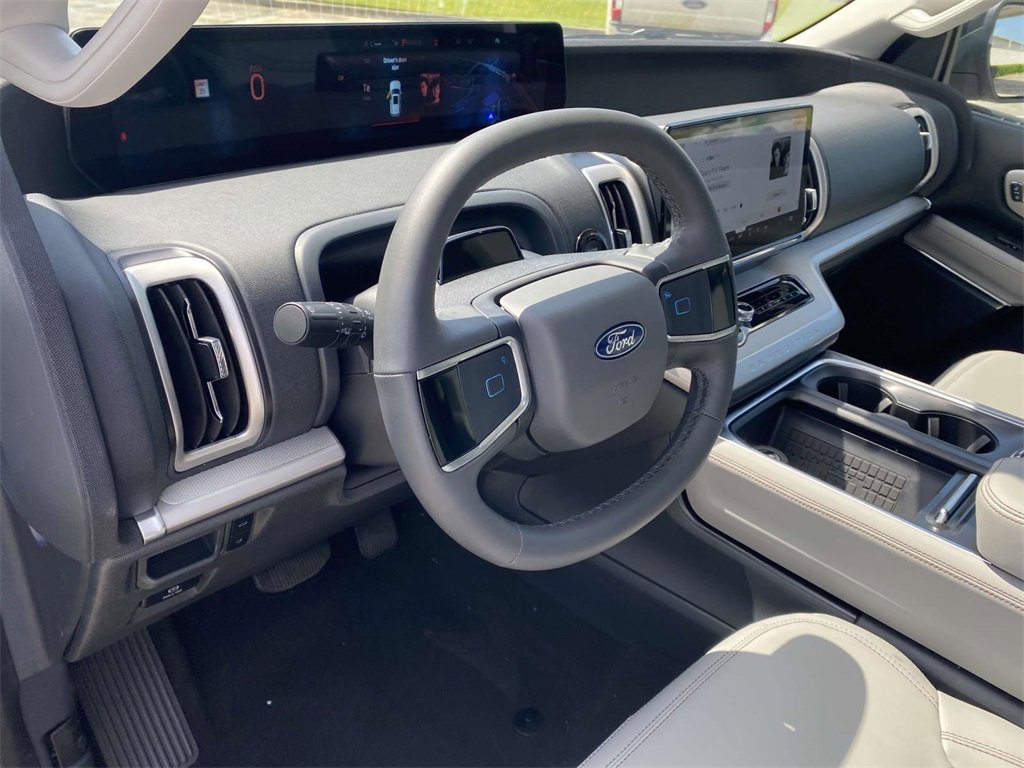 New 2025 Ford Expedition Max Active image 17