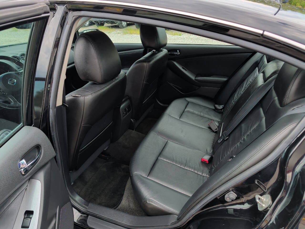 Used 2011 Nissan Altima 3.5 SR w/ 3.5SR Premium Pkg FWD image 18