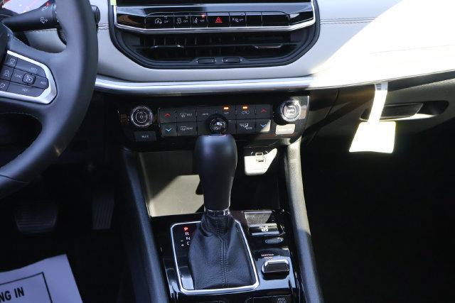 New 2026 Jeep Compass Limited AWD/4WD image 14
