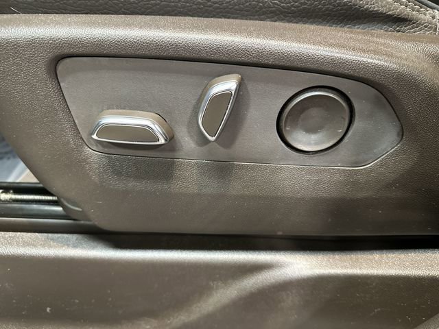 Used 2022 GMC Yukon Denali image 16