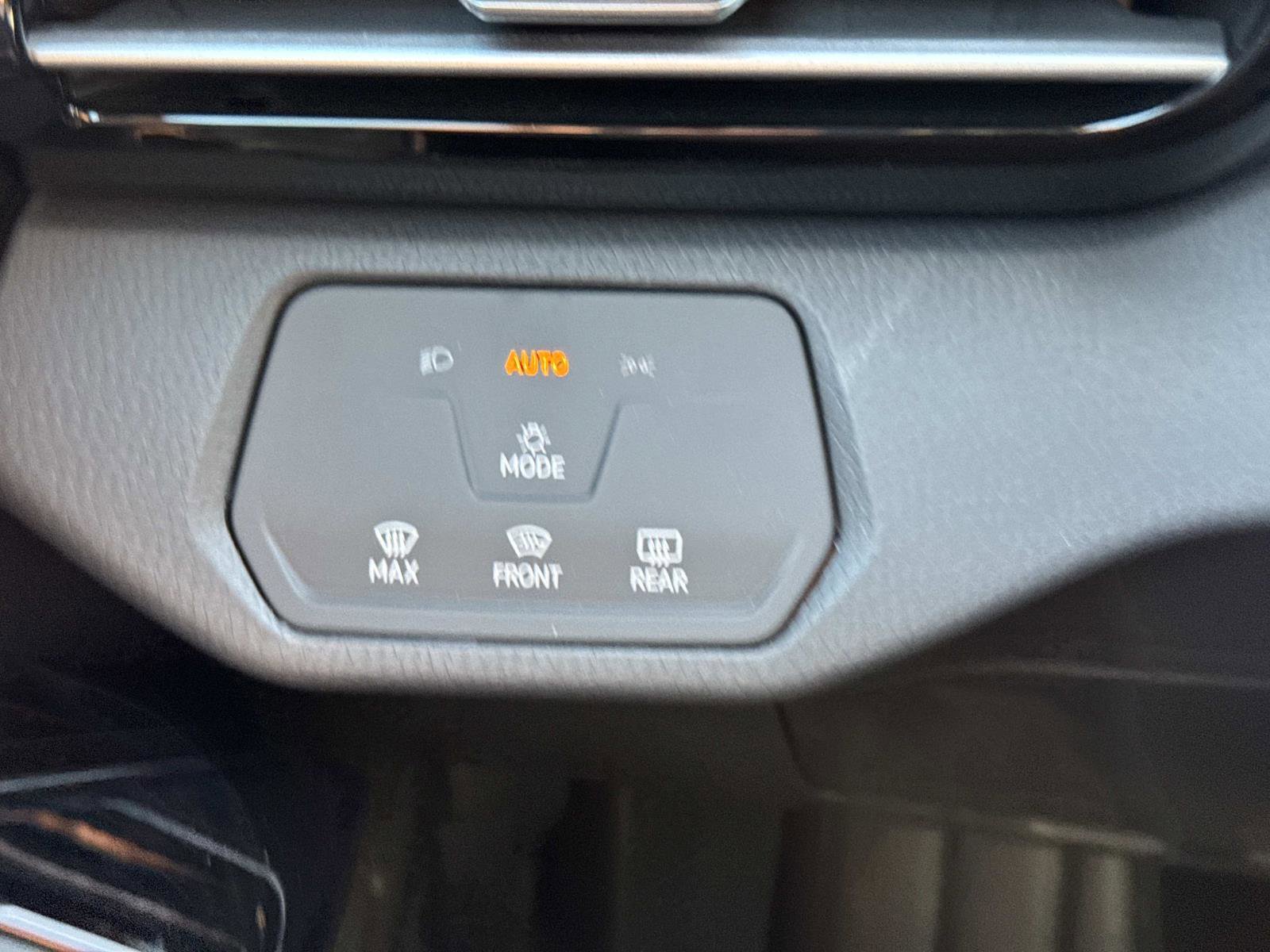 New 2025 Volkswagen ID.4 Pro image 24