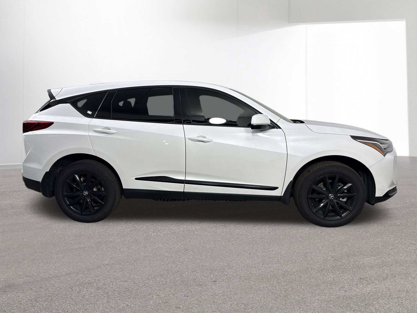 Used 2025 Acura RDX SH-AWD image 36