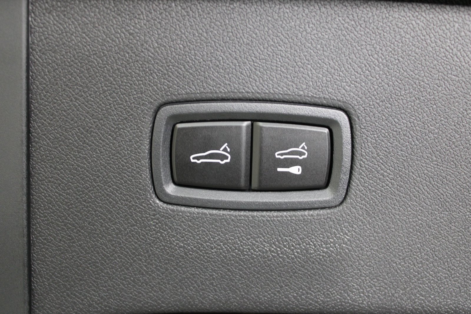 New 2026 Porsche Cayenne GTS image 18