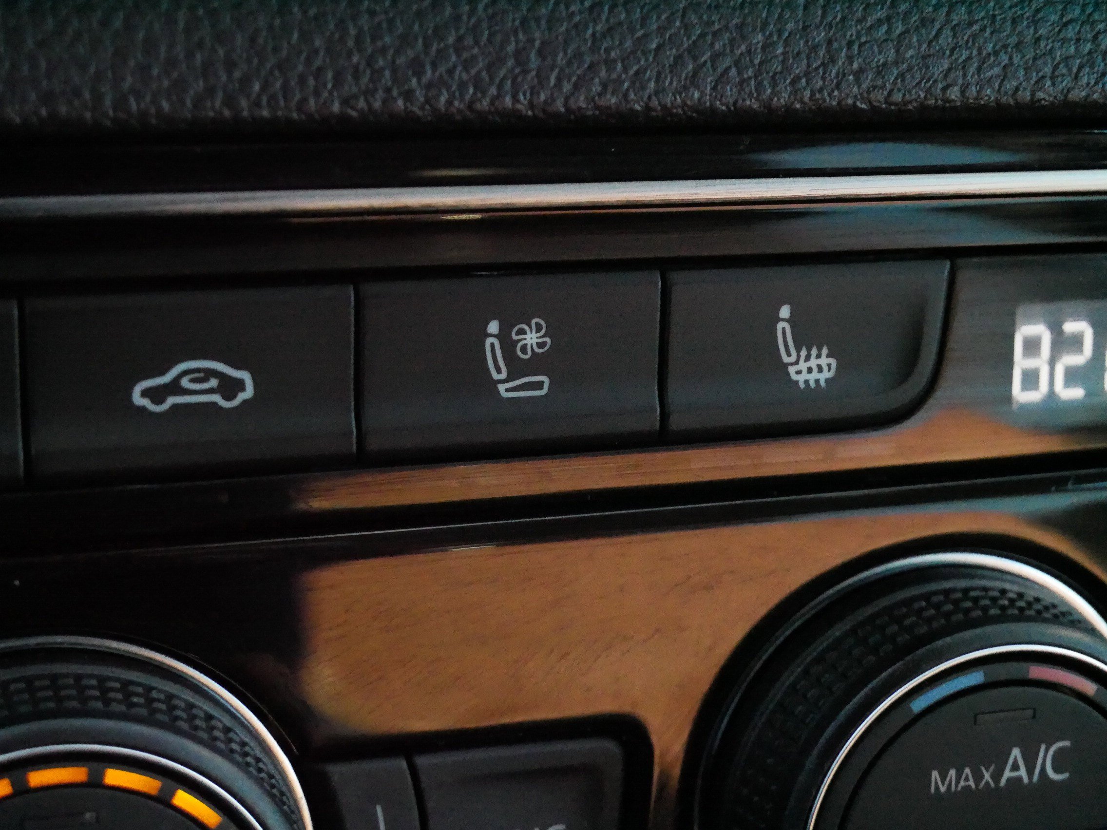 Certified 2021 Volkswagen Atlas SEL Premium image 29