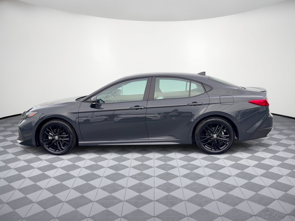 Used 2026 Toyota Camry SE FWD image 2