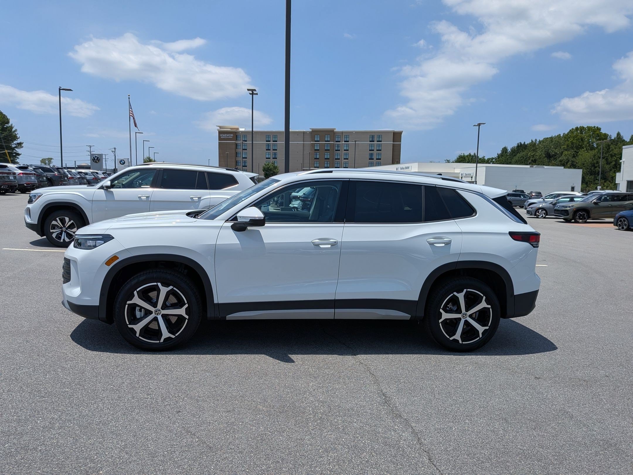 New 2026 Volkswagen Tiguan SE AWD/4WD image 6