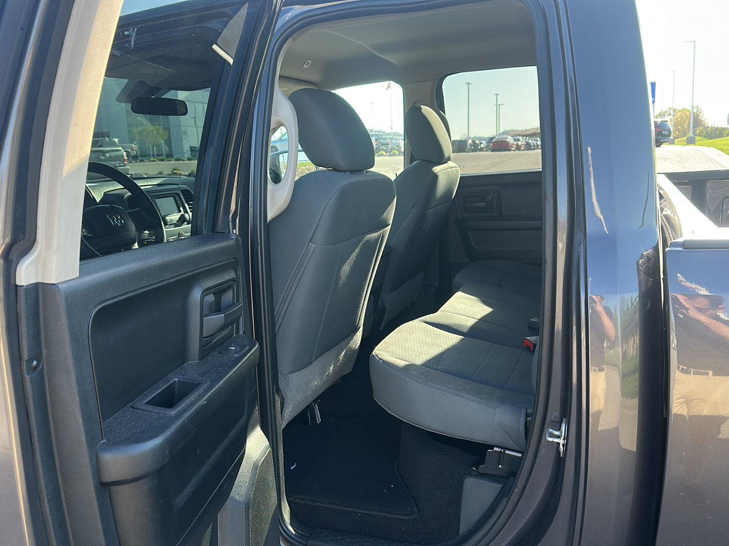 Used 2018 RAM 1500 Express w/ Express Value Package AWD/4WD image 19