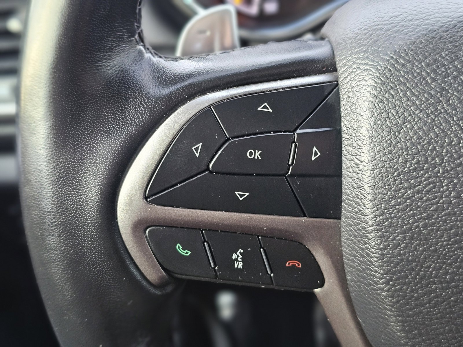 Used 2020 Jeep Grand Cherokee Altitude image 18