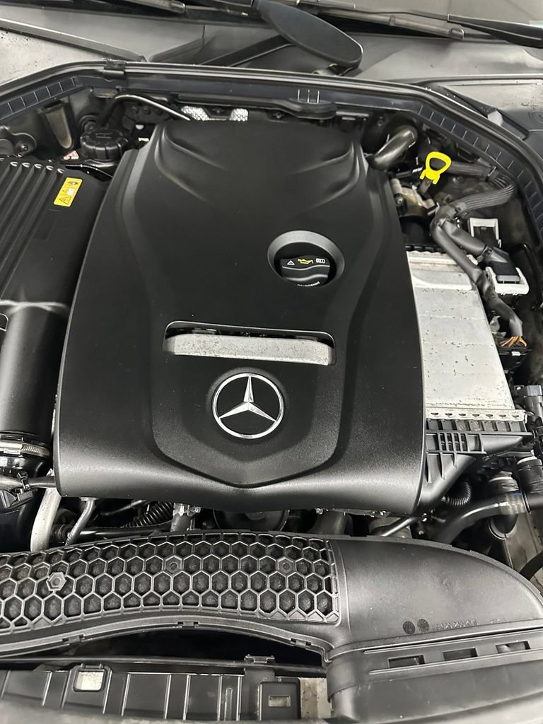 Used 2016 Mercedes-Benz C 300 4MATIC Sedan image 7