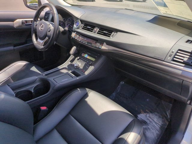 Used 2016 Lexus CT 200h w/ Seat Comfort Package FWD image 29