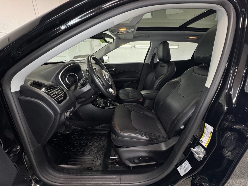 Used 2017 Jeep Compass Limited AWD/4WD image 12
