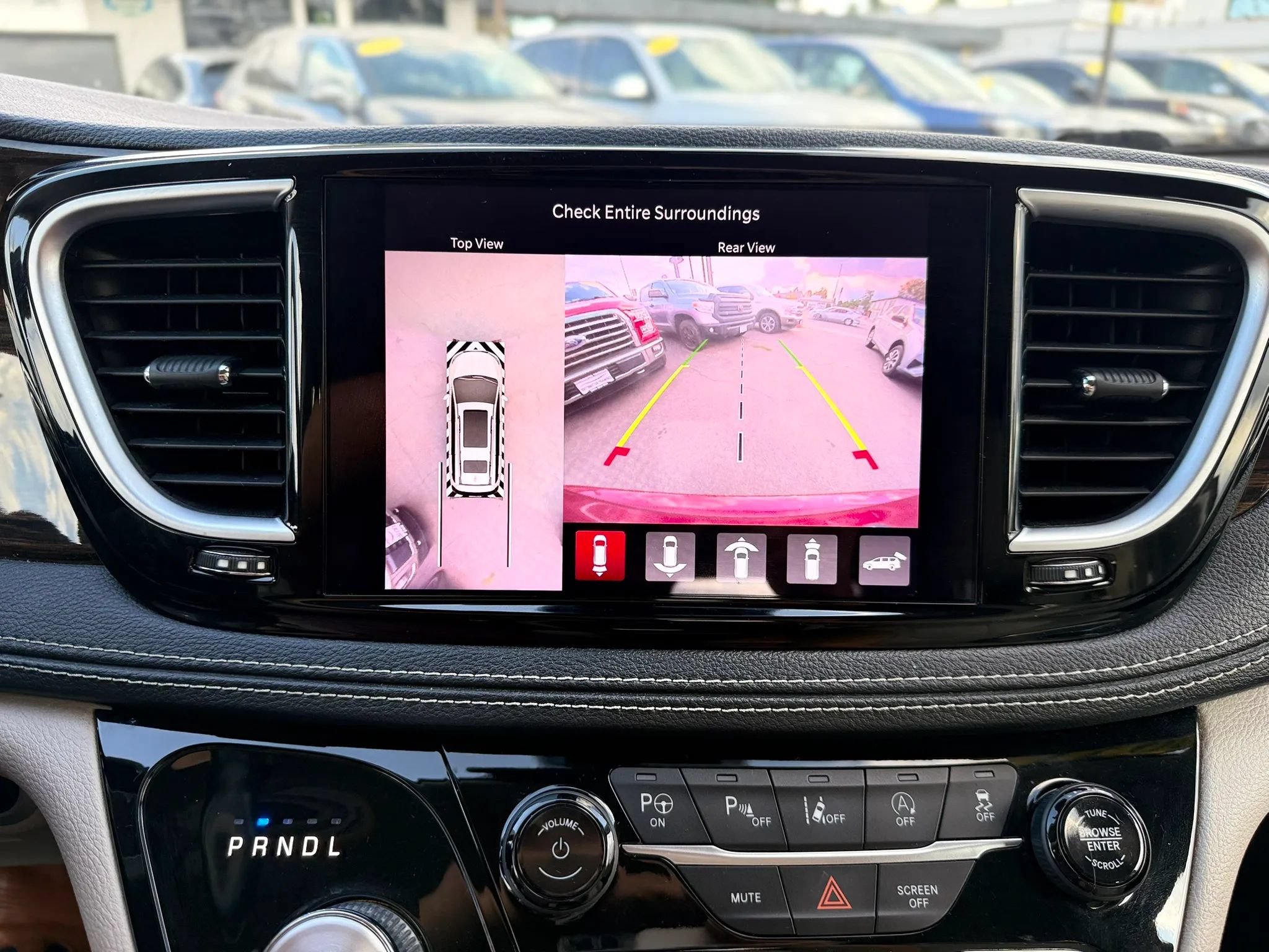 Used 2021 Chrysler Pacifica Limited w/ Premium & Safety Sphere Group AWD/4WD image 34