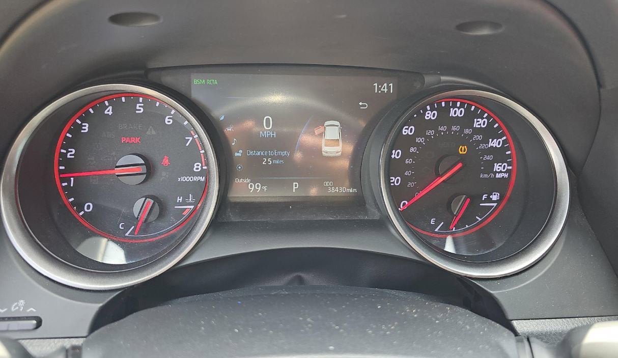 Used 2022 Toyota Camry XSE FWD image 11